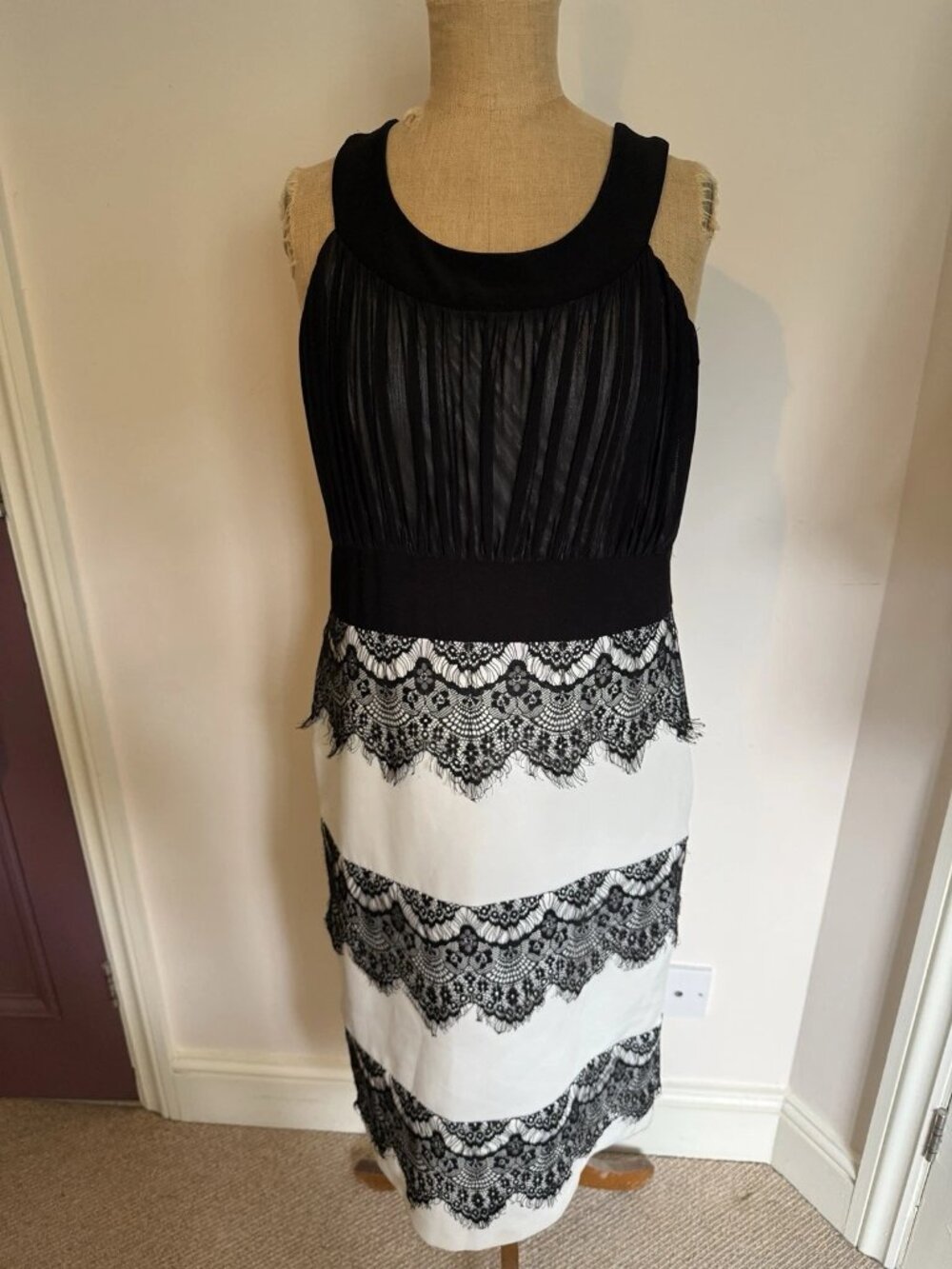 Klass Cream & Black Lace Trimmed Shift Dress